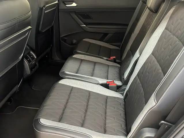 Volkswagen Touran view 6