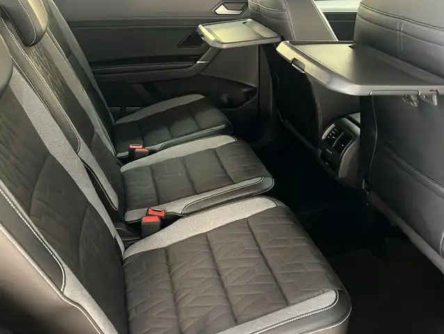 Volkswagen Touran view 13
