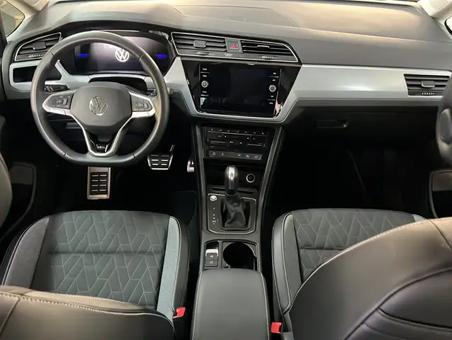 Volkswagen Touran view 8