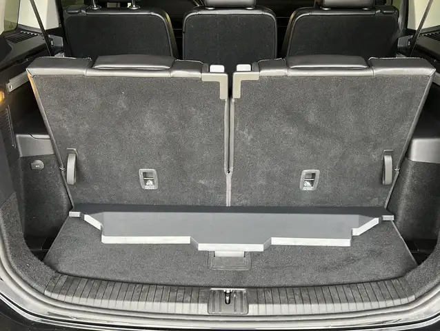 Volkswagen Touran view 9