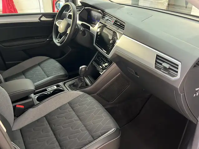 Volkswagen Touran view 14