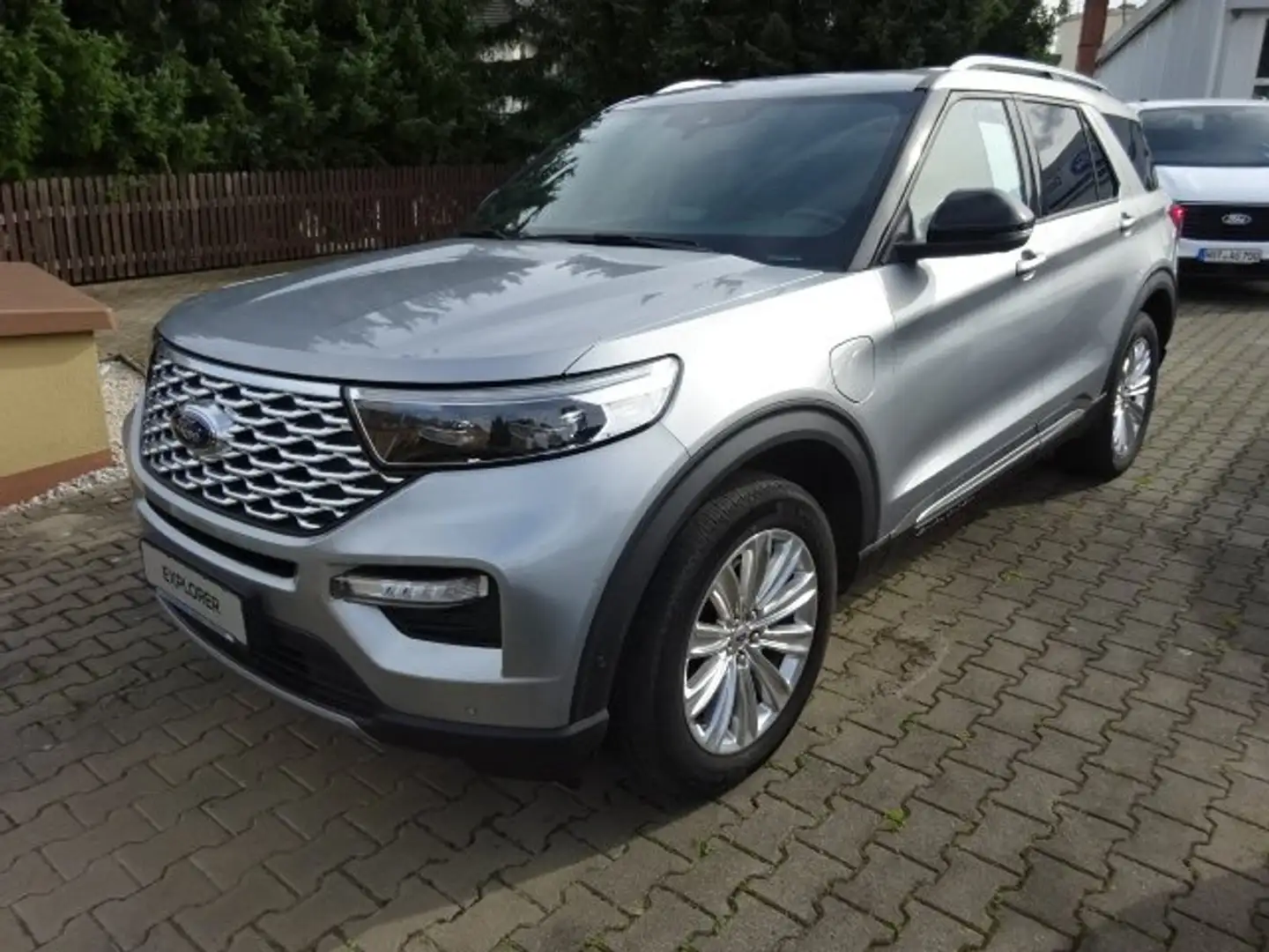 Ford Explorer Platinum Plug-in-Hybrid 4x4 *Vollausstattung** Plateado - 1
