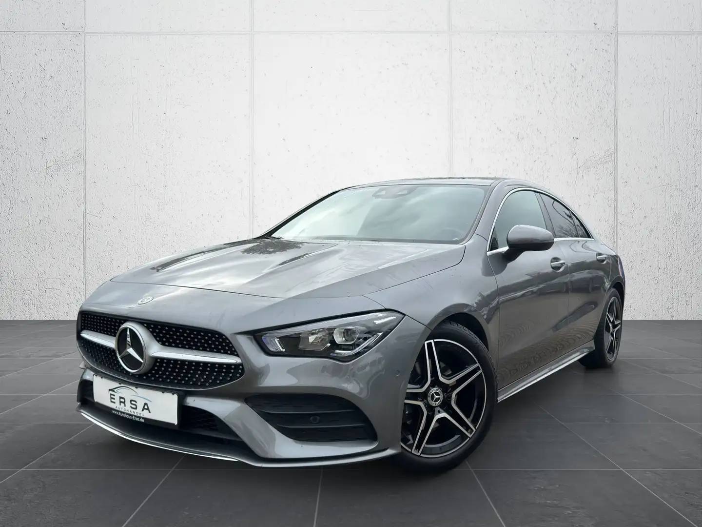 Mercedes-Benz CLA 180 *AMG*Pano*MBUX*Widescreen*LED*Ambiente Grijs - 1