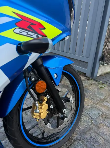 Suzuki GSX-R 125 - foto 4