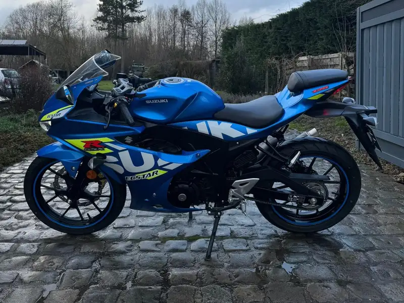 Suzuki GSX-R 125 - foto 3