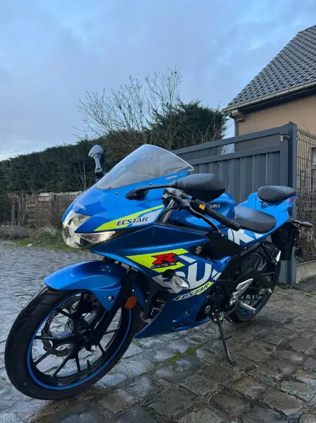 Suzuki GSX-R 125 - foto 8