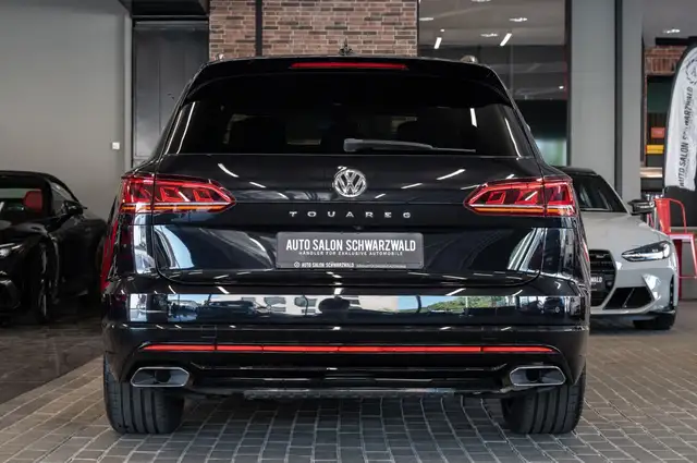 Volkswagen Touareg view 9