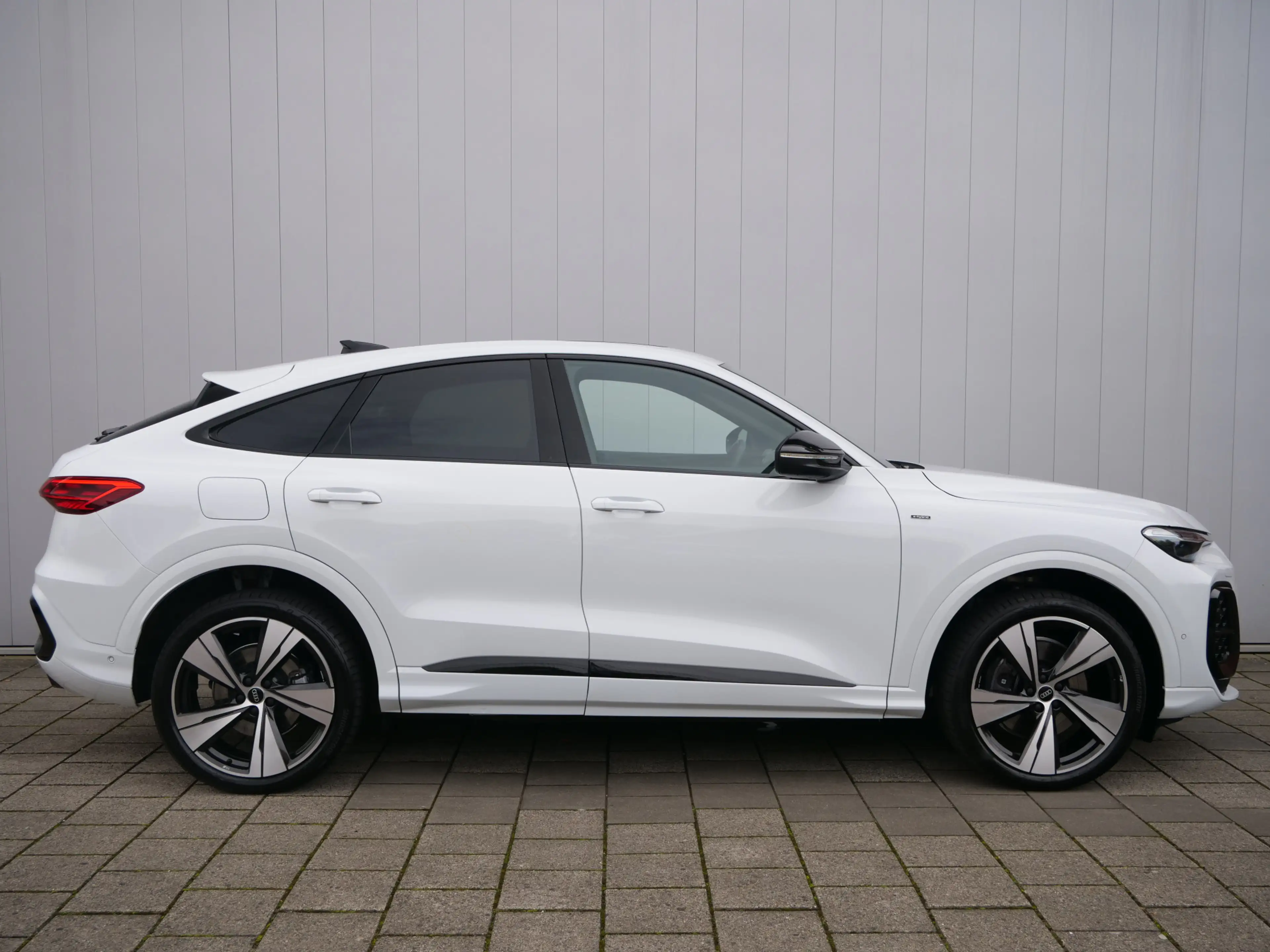 Audi Q5 Sportback 2.0 TFSI e-hybrid quattro S edition 299 — photo 15