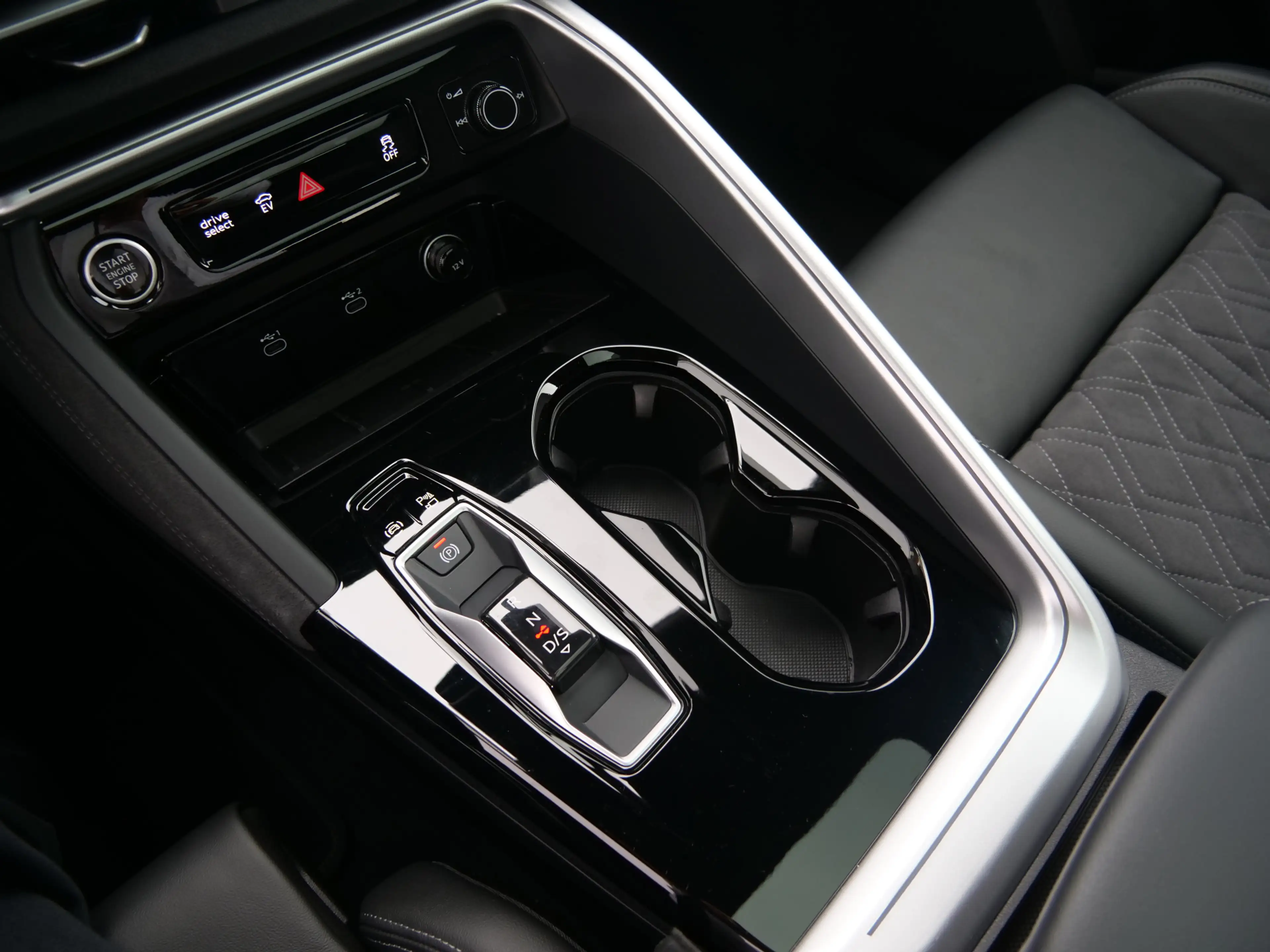 Audi Q5 Sportback 2.0 TFSI e-hybrid quattro S edition 299 — photo 31