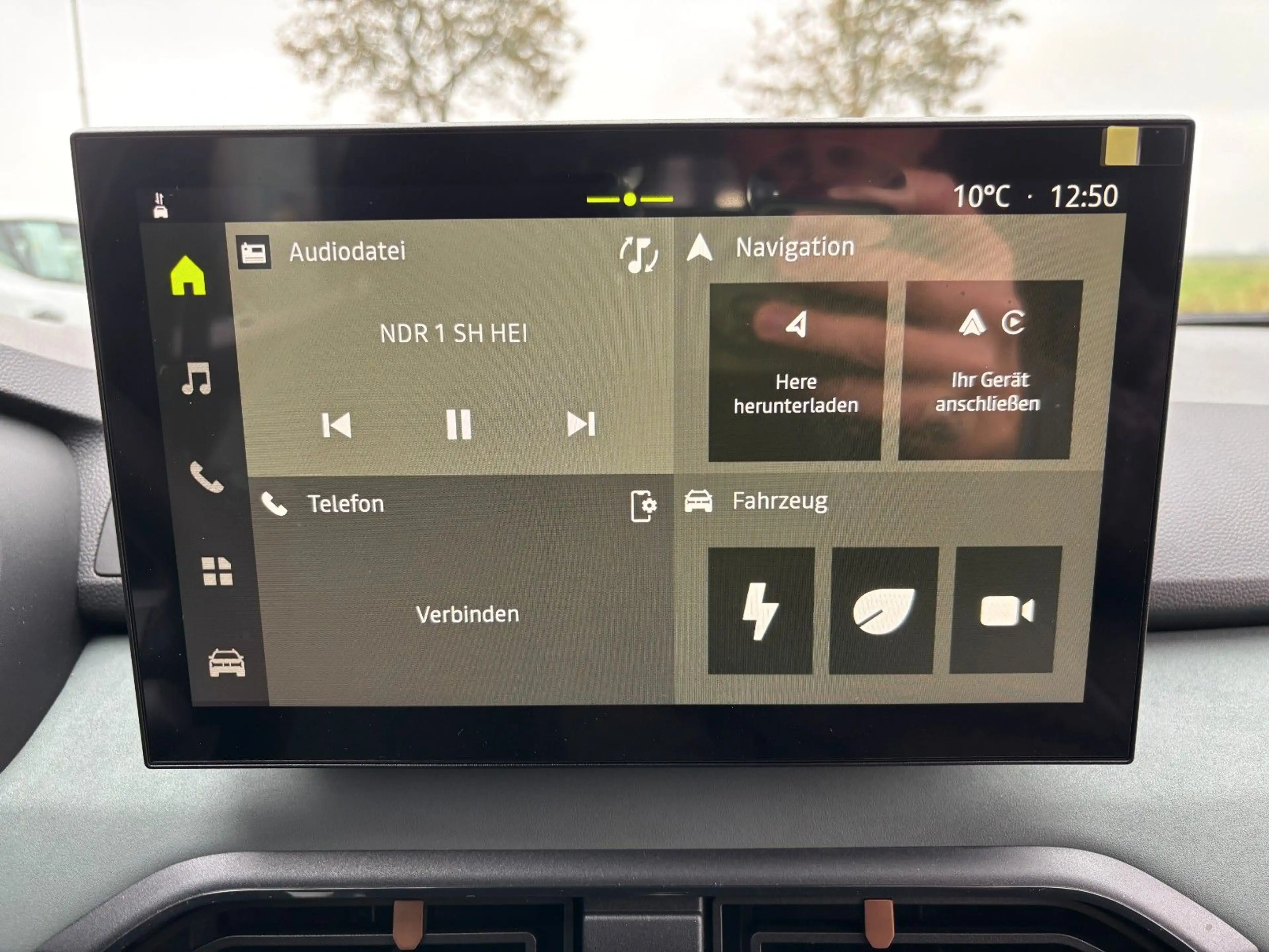 Dacia Sandero Stepway Extreme hybrid 155 — photo 14