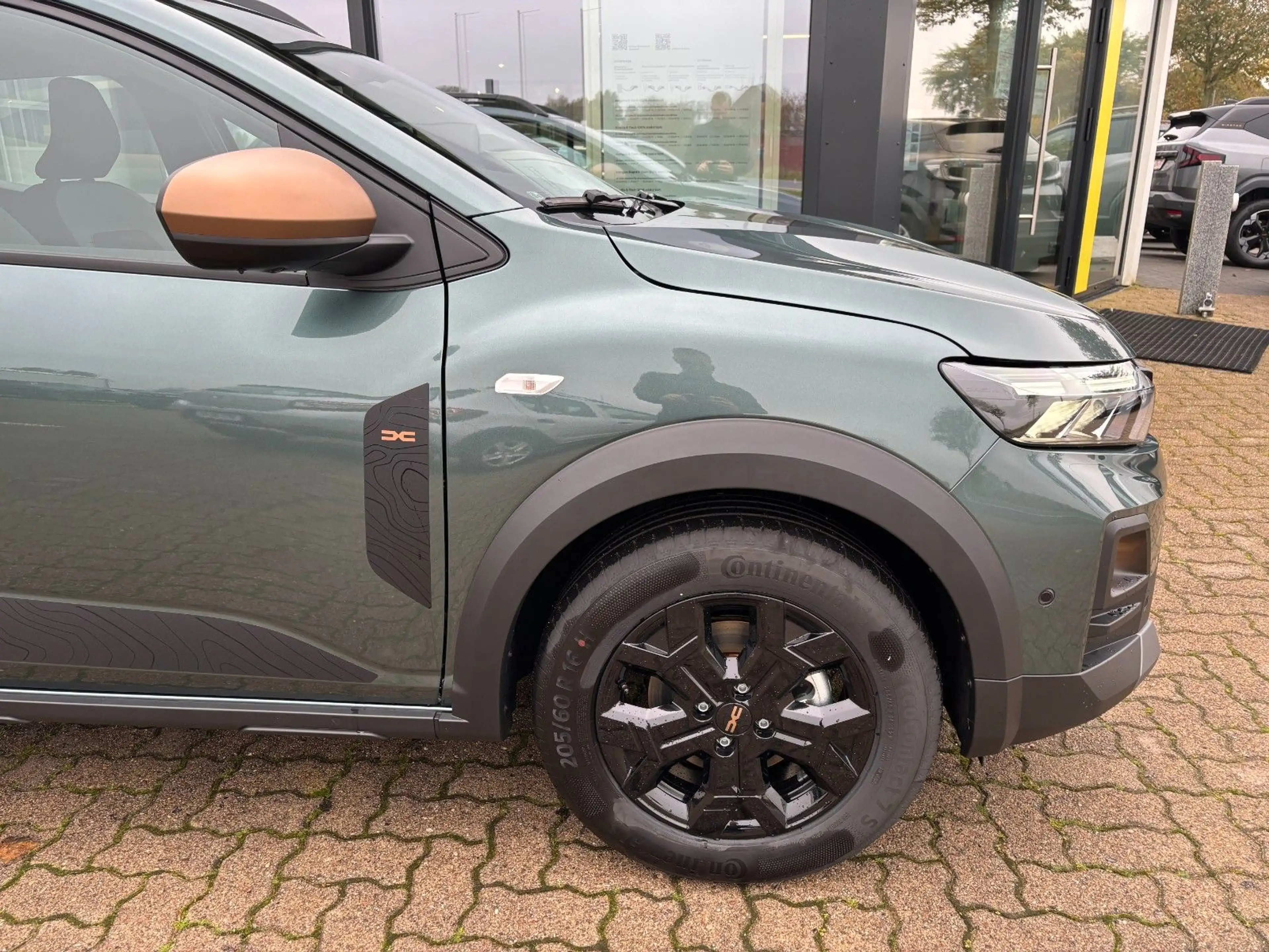 Dacia Sandero Stepway Extreme hybrid 155 — photo 5