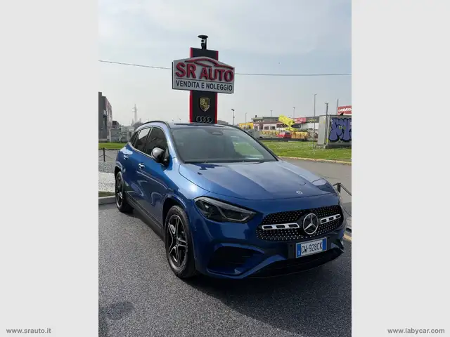 Mercedes-Benz GLA 180 GLA 180 d Automatic Business Extra