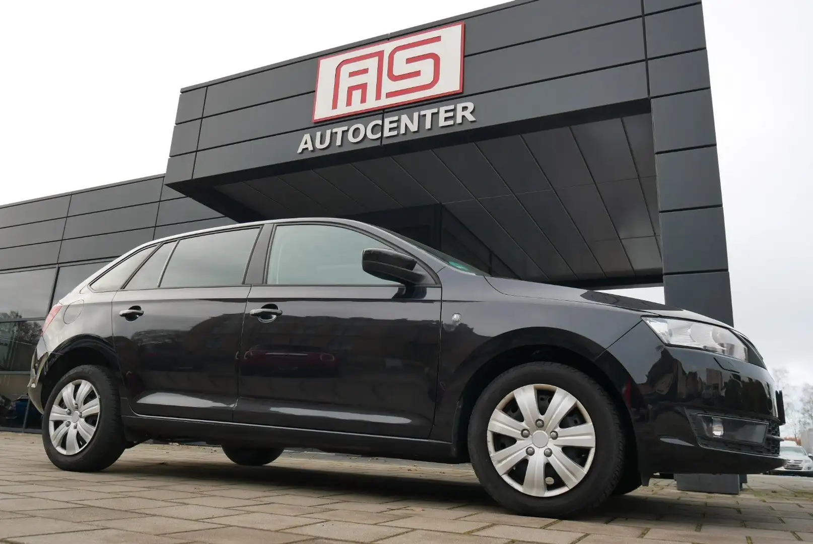 Skoda Rapid/Spaceback Spaceback Elegance Panorama Sitzheizung Noir - 1