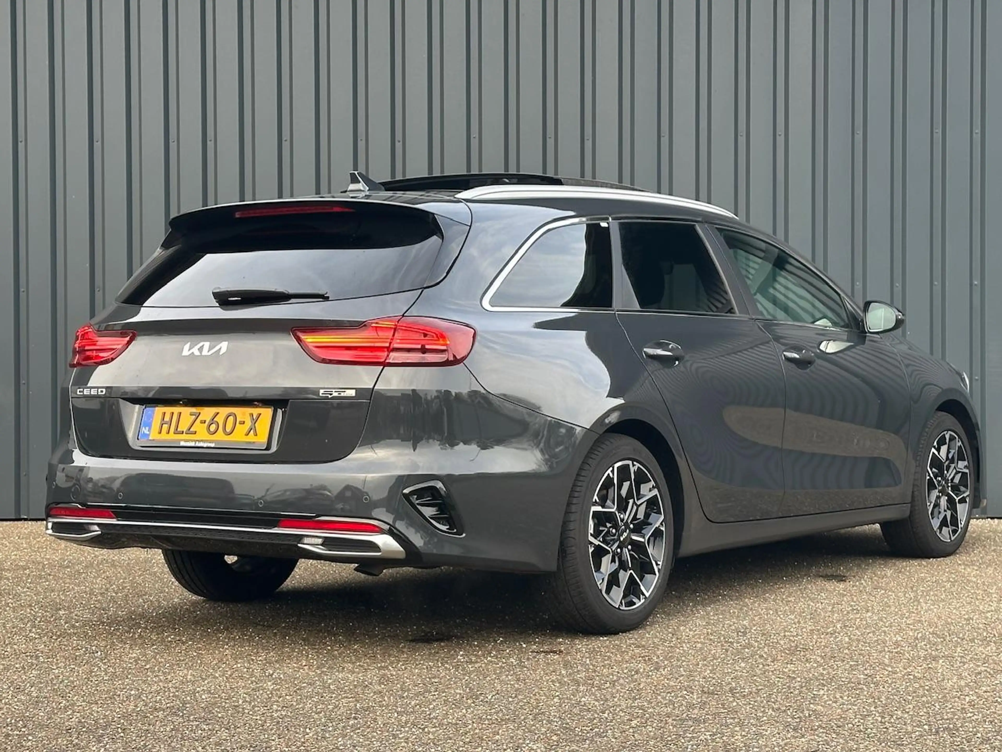 Kia Ceed SW / cee'd SW Sportswagon 1.5 T-GDi 140pk GT-PlusLine Panoramisc — photo 4