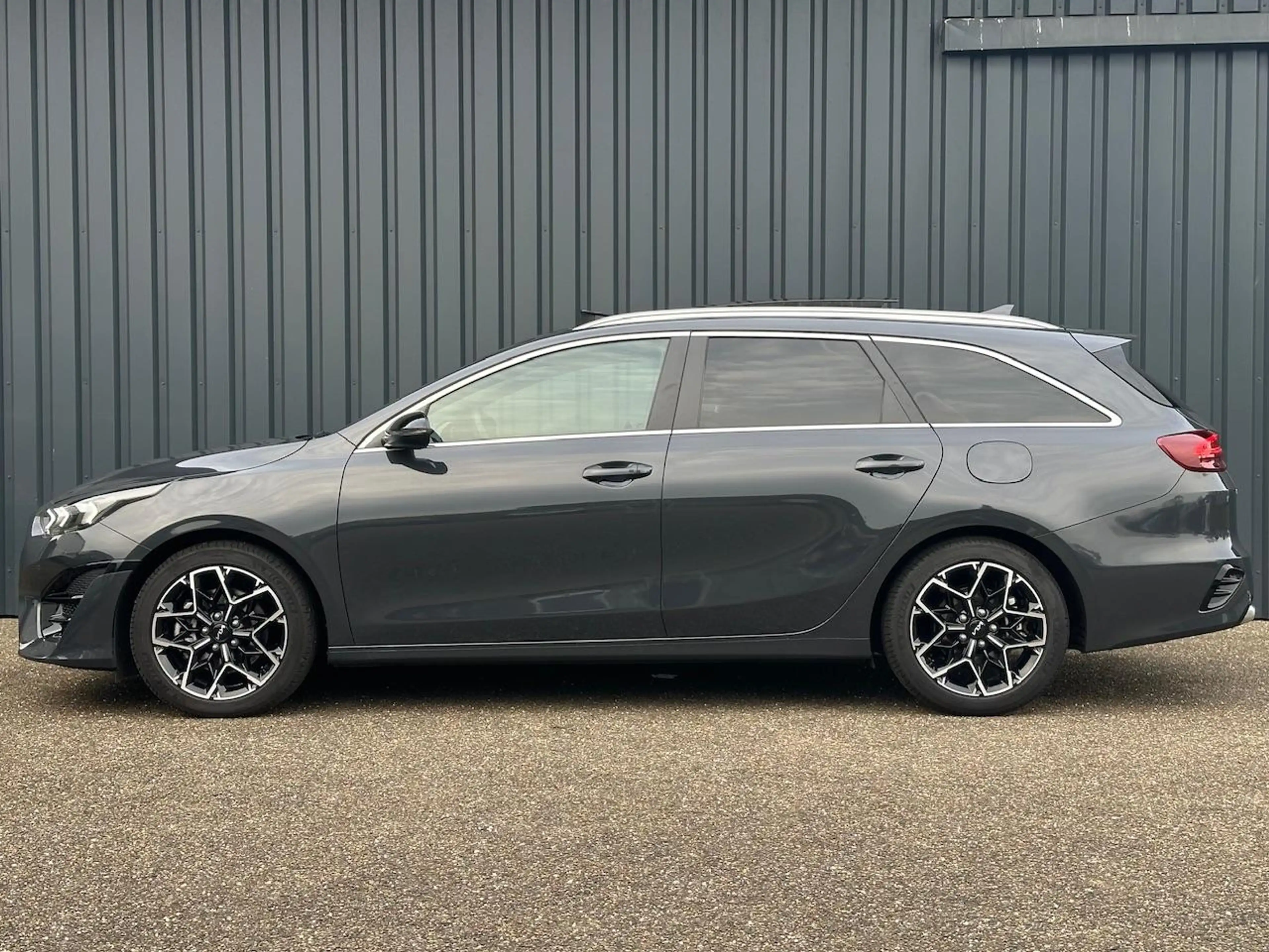 Kia Ceed SW / cee'd SW Sportswagon 1.5 T-GDi 140pk GT-PlusLine Panoramisc — photo 2