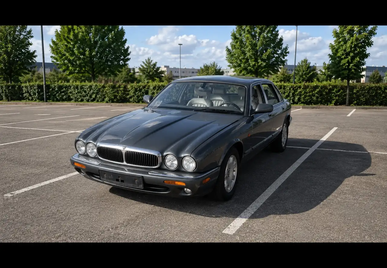Jaguar XJ8, foto 1