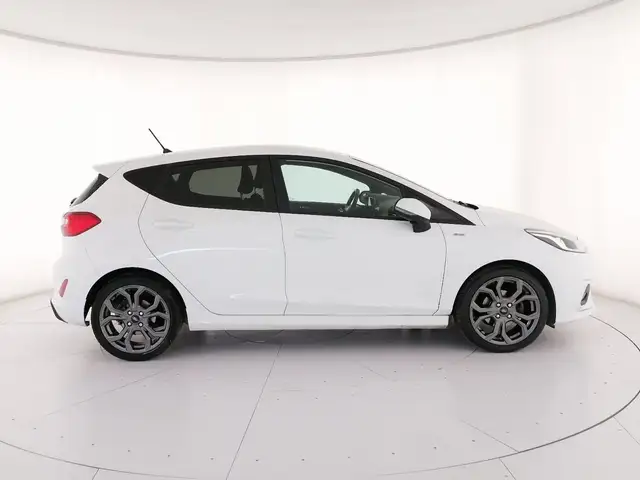 Ford Fiesta view 3