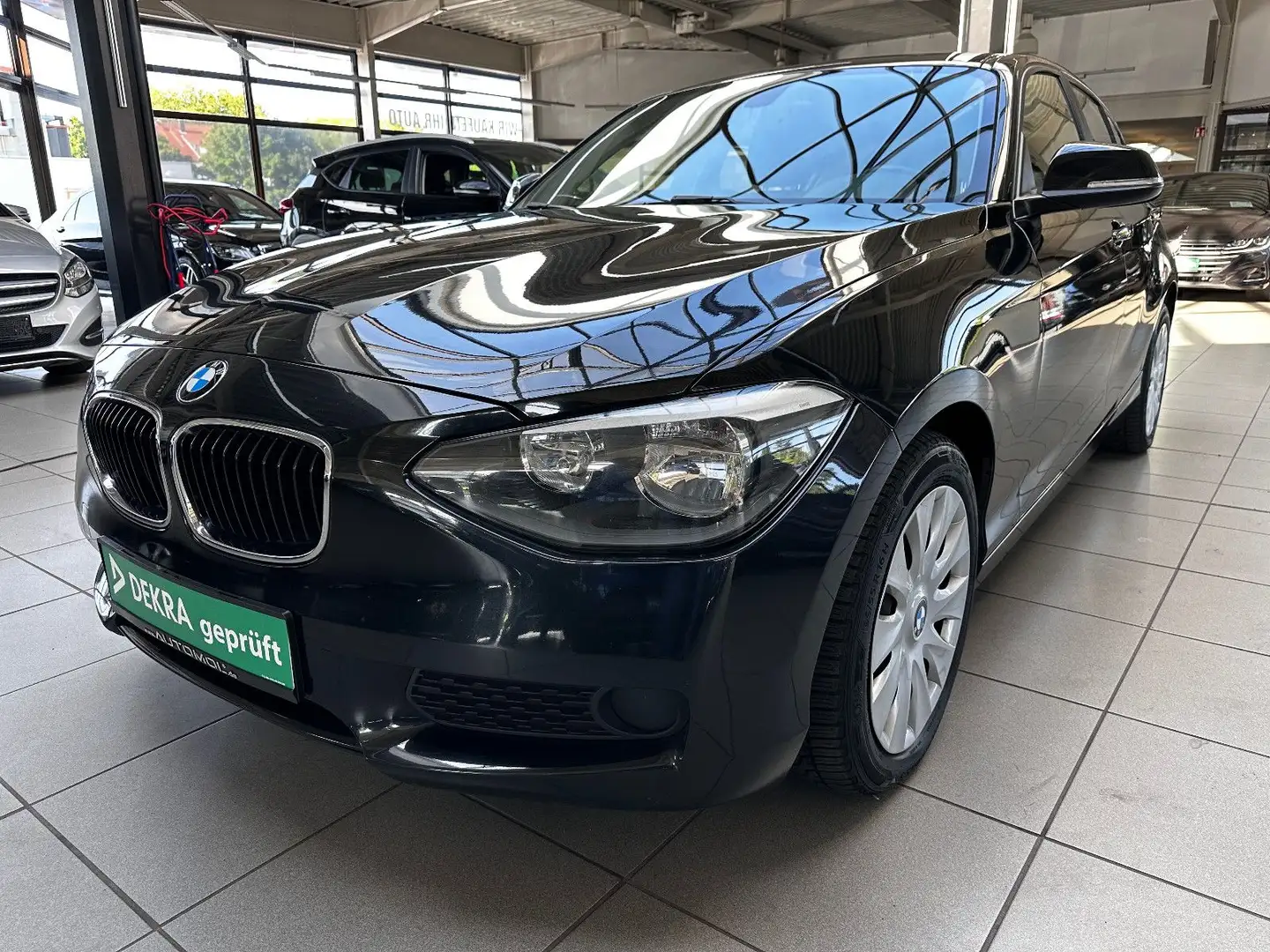 BMW 118 d Lim. 5-trg. Klima*AHK* Schwarz - 1