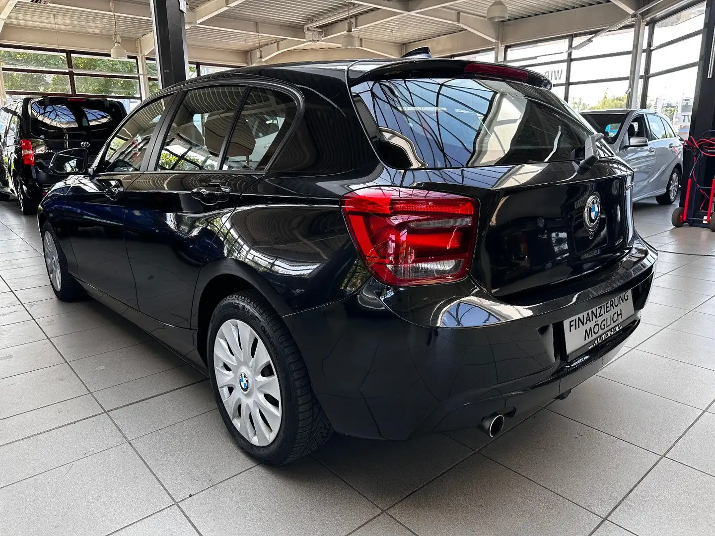 BMW 118 d Lim. 5-trg. Klima*AHK* Schwarz - 2