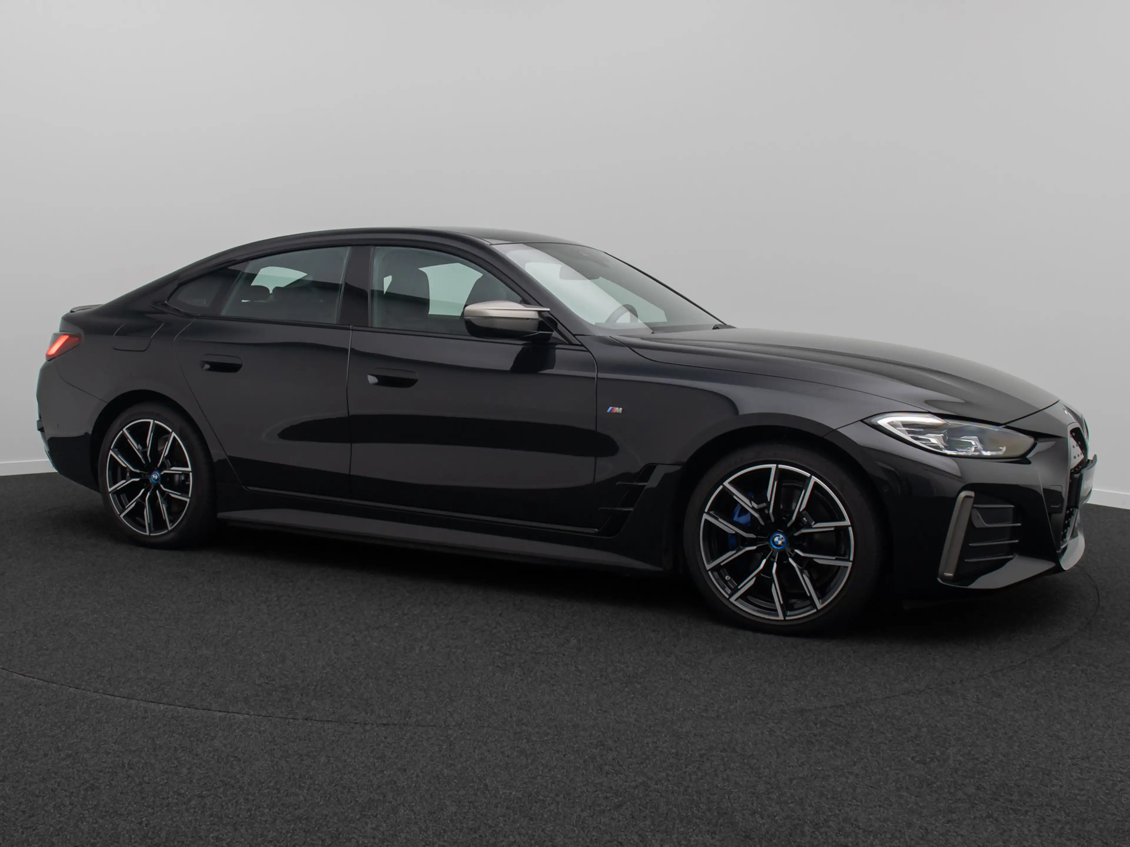 BMW i4 HUD HiFi Kamera DAB M Sportbremse 19Zoll — photo 4