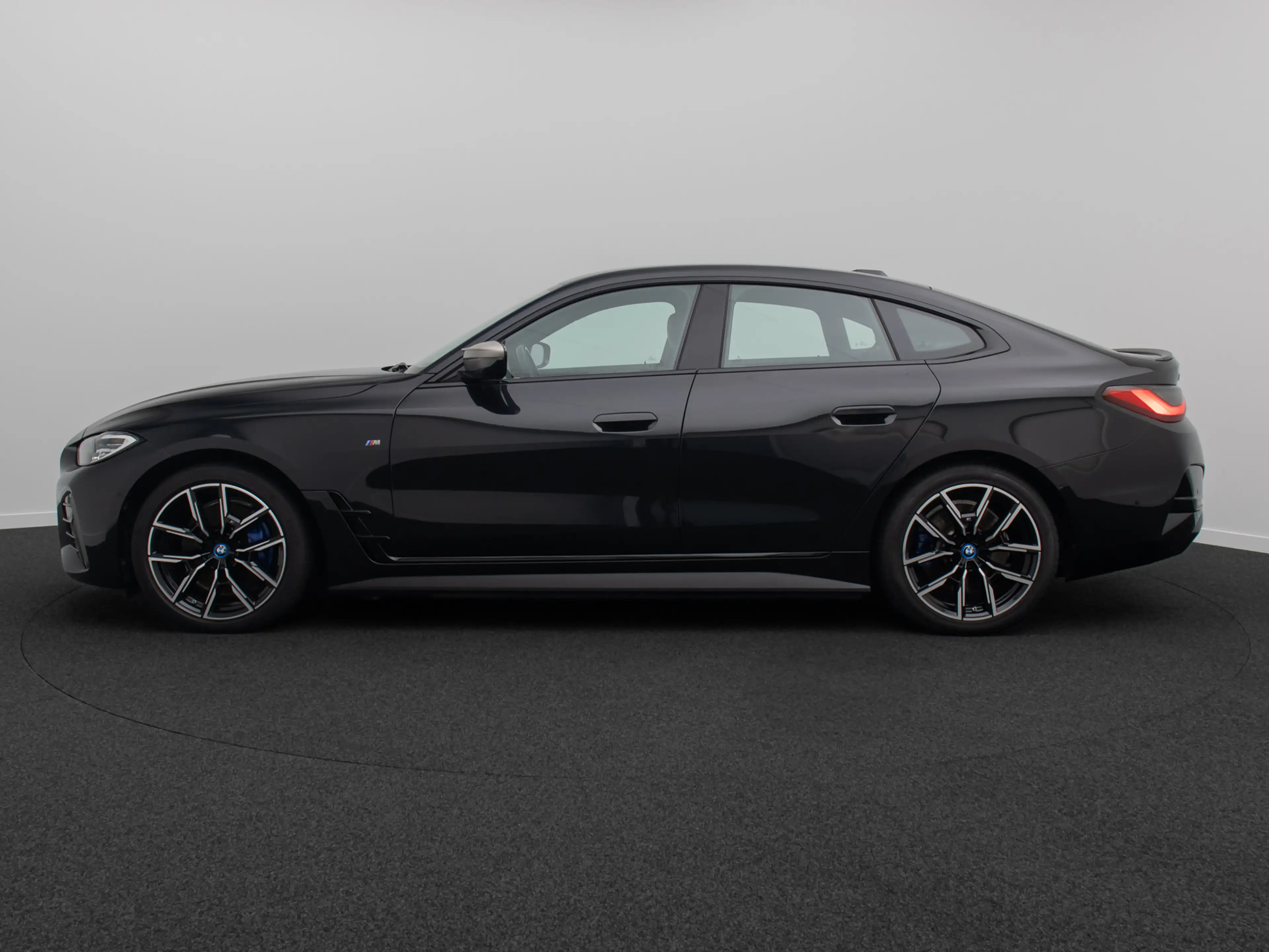BMW i4 HUD HiFi Kamera DAB M Sportbremse 19Zoll — photo 11