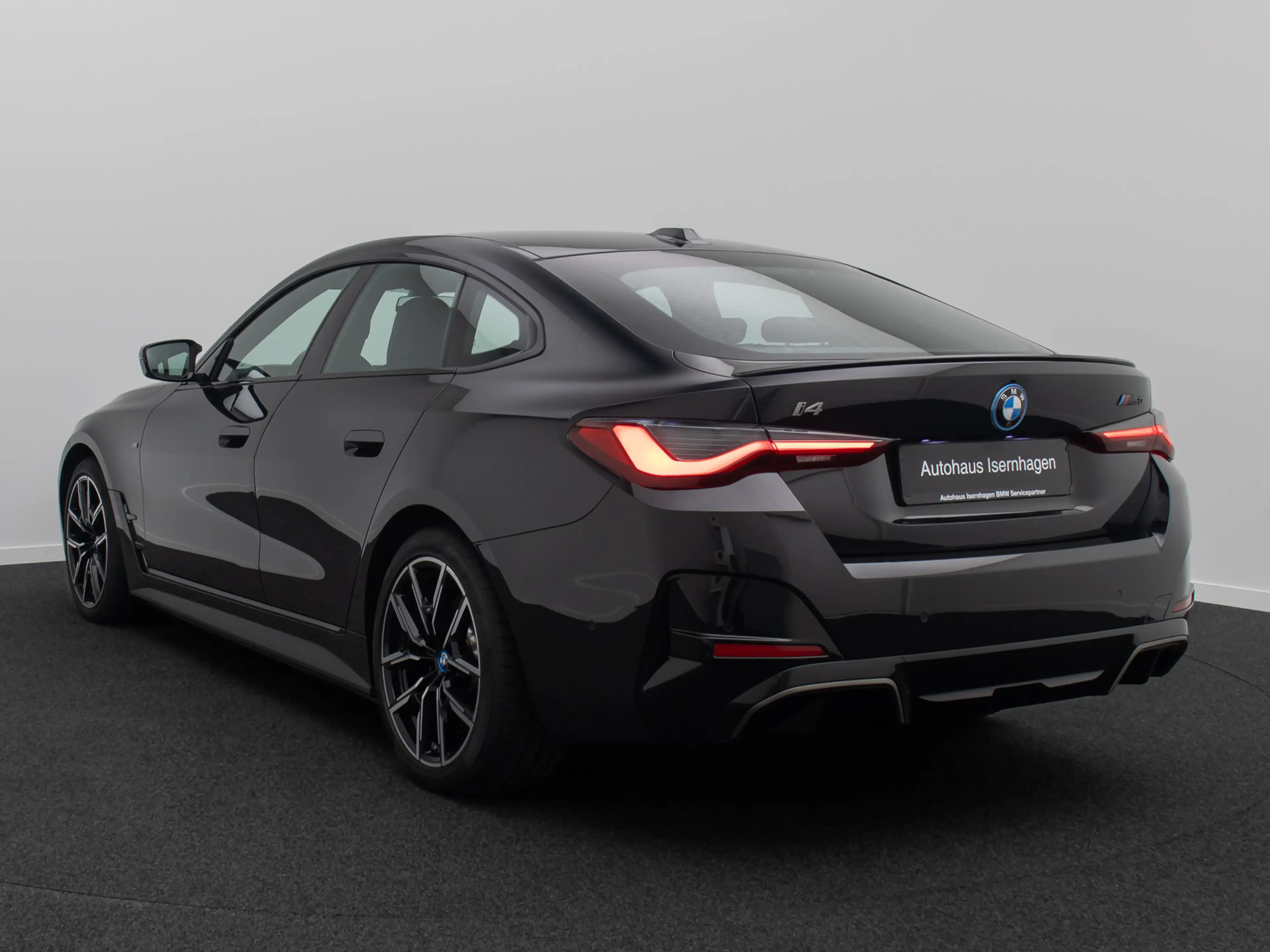 BMW i4 HUD HiFi Kamera DAB M Sportbremse 19Zoll — photo 9