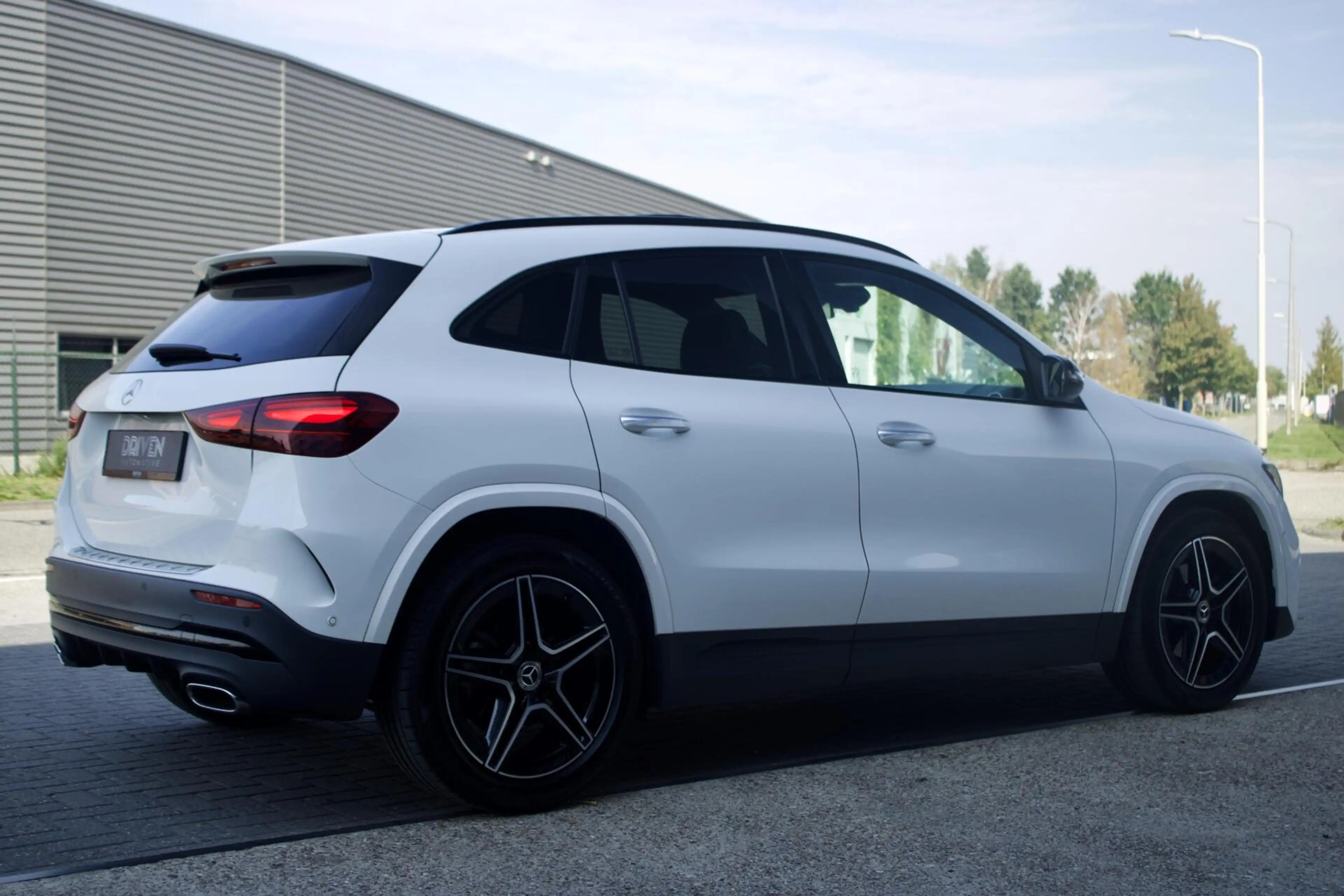 Mercedes-Benz GLA 180 Mercedes-Benz GLA AMG | Pano - Keyless - Camera - — photo 3