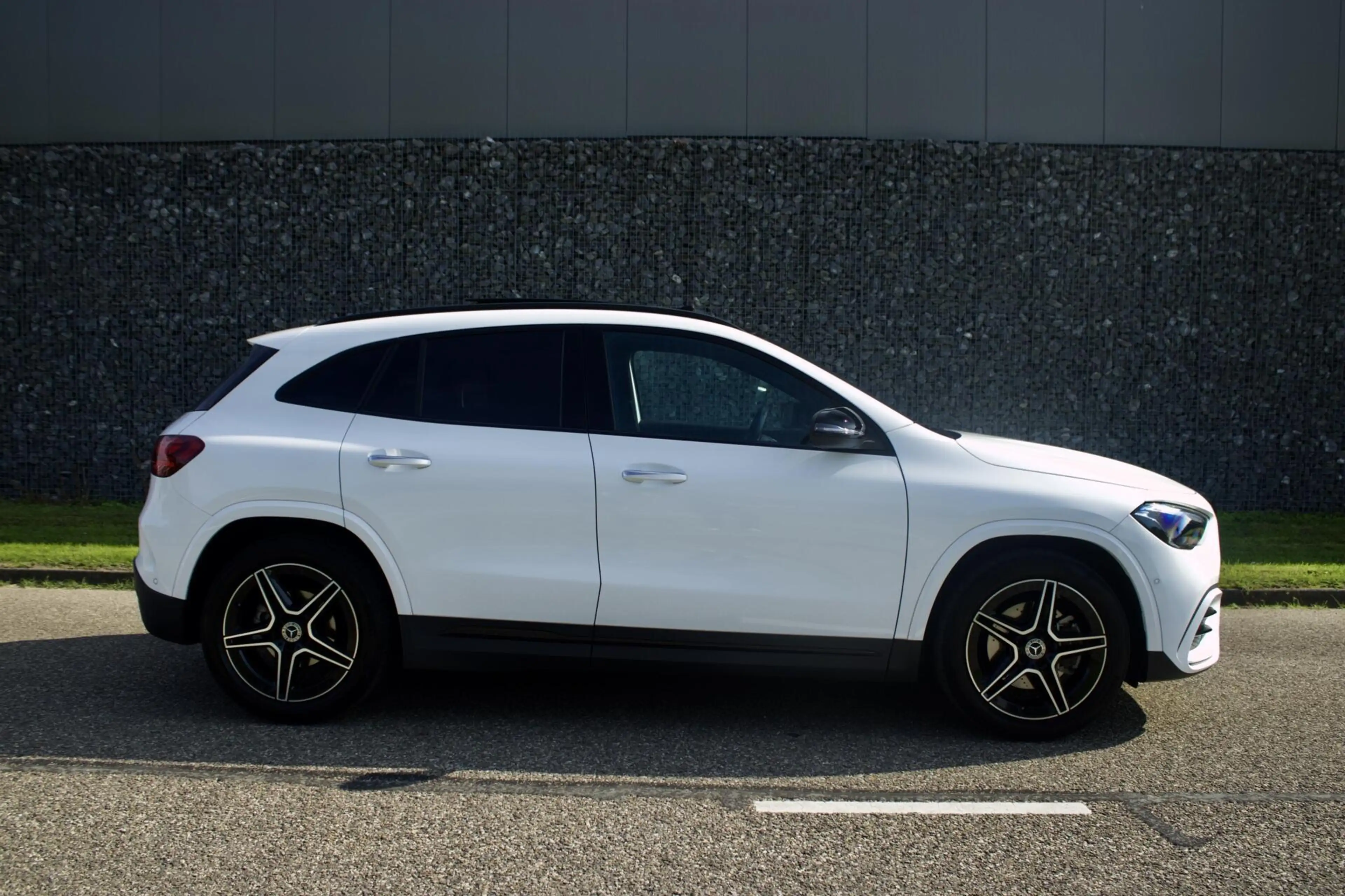 Mercedes-Benz GLA 180 Mercedes-Benz GLA AMG | Pano - Keyless - Camera - — photo 12