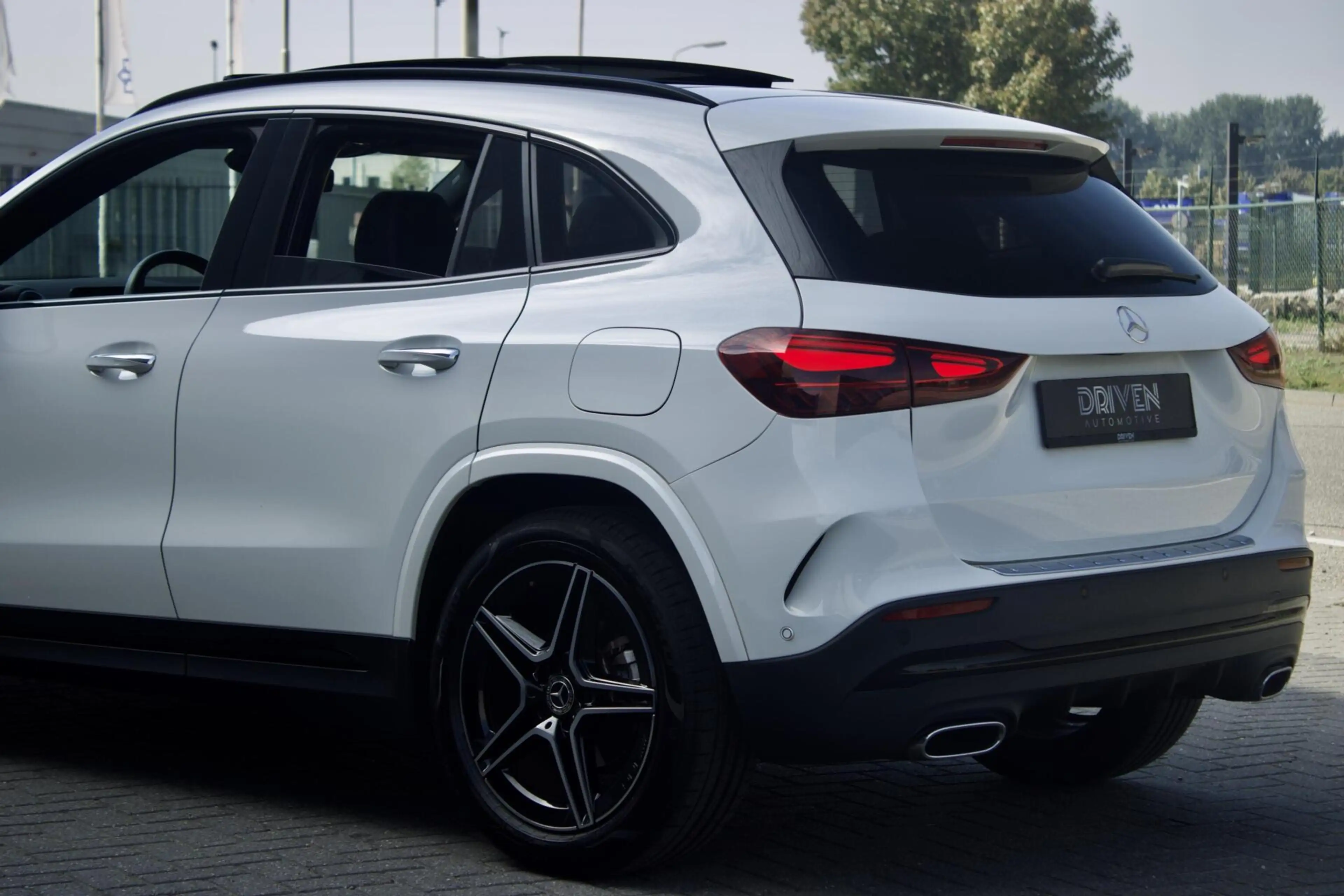 Mercedes-Benz GLA 180 Mercedes-Benz GLA AMG | Pano - Keyless - Camera - — photo 5