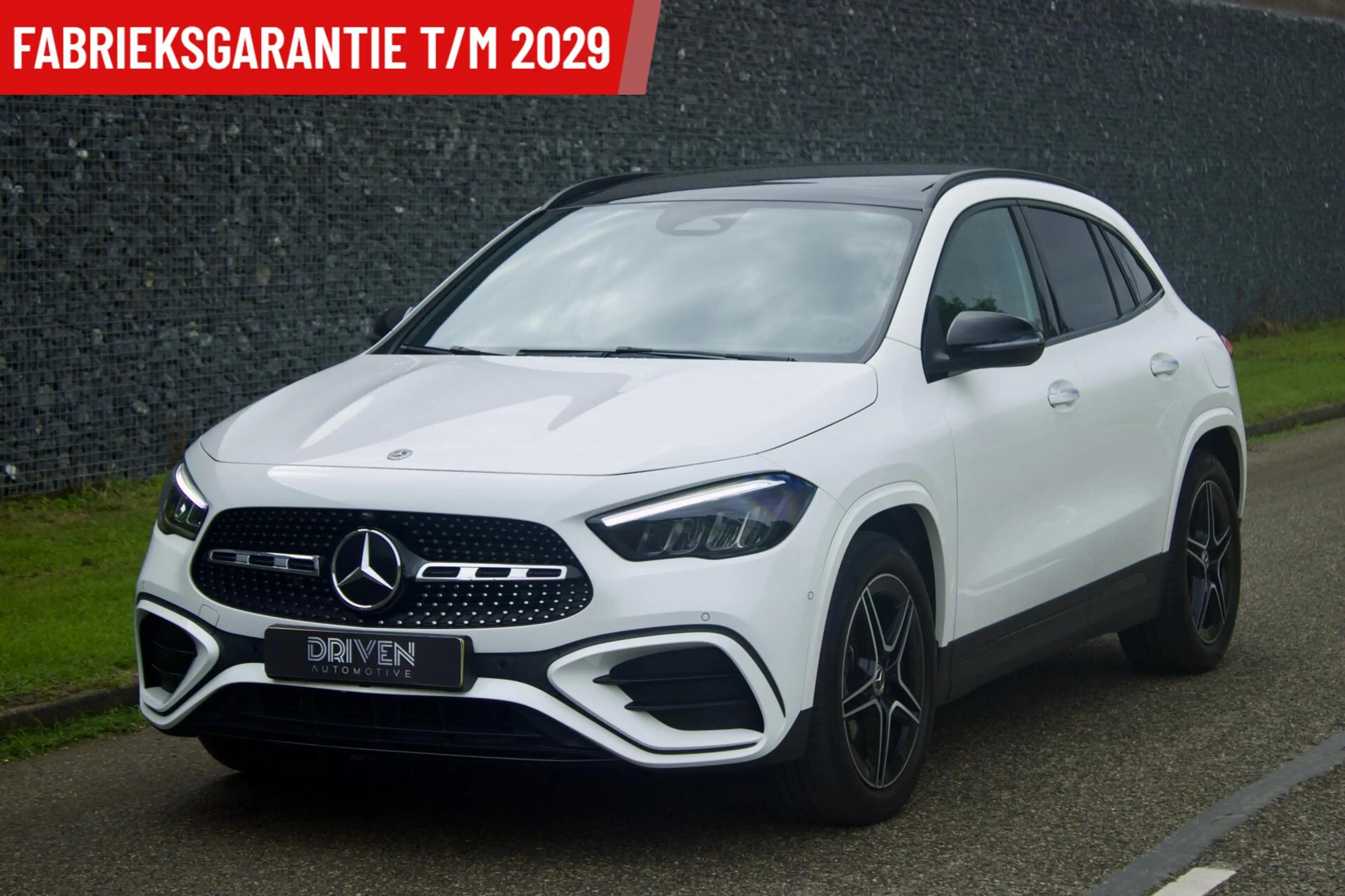 Mercedes-Benz GLA 180 Mercedes-Benz GLA AMG | Pano - Keyless - Camera -