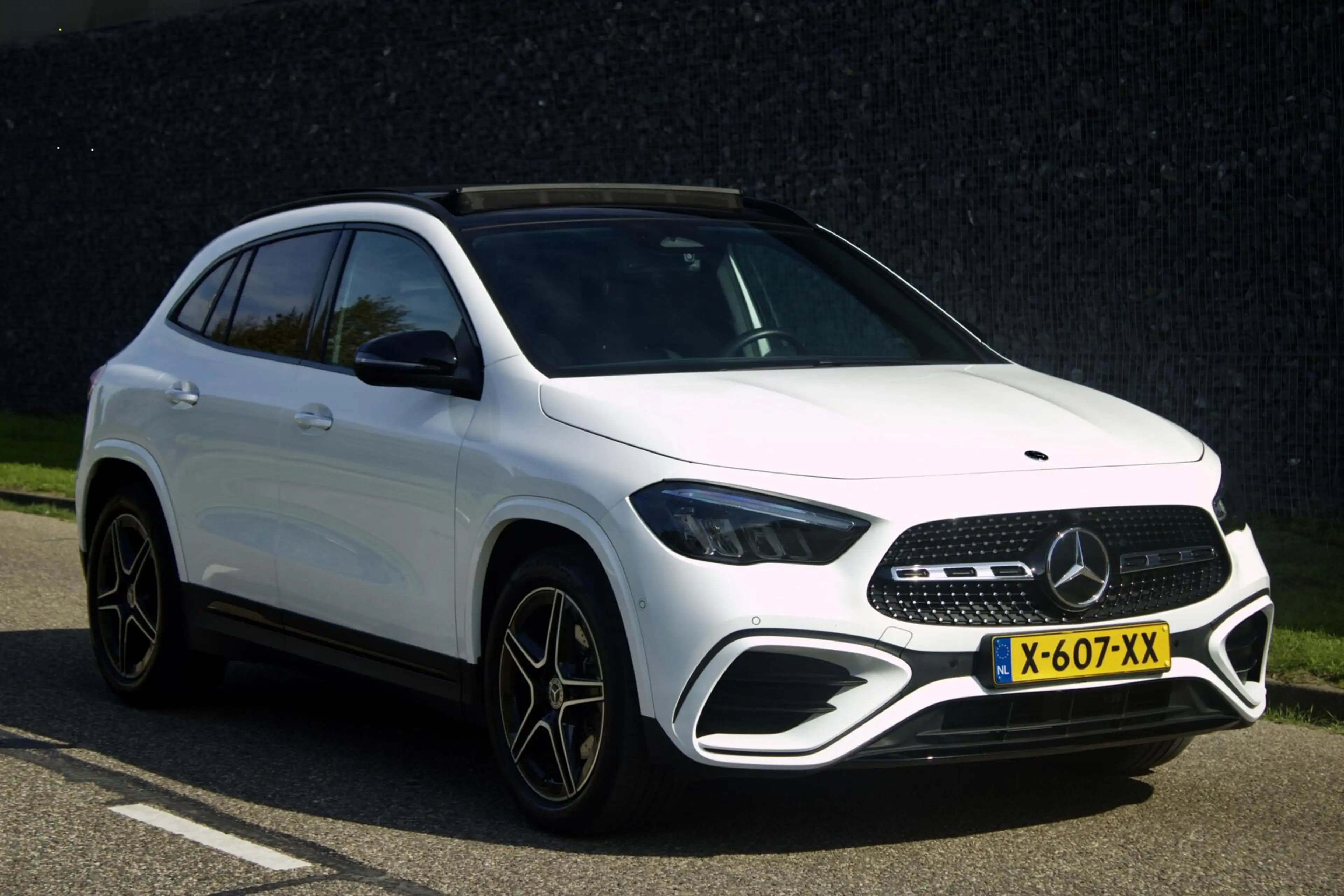 Mercedes-Benz GLA 180 Mercedes-Benz GLA AMG | Pano - Keyless - Camera - — photo 14