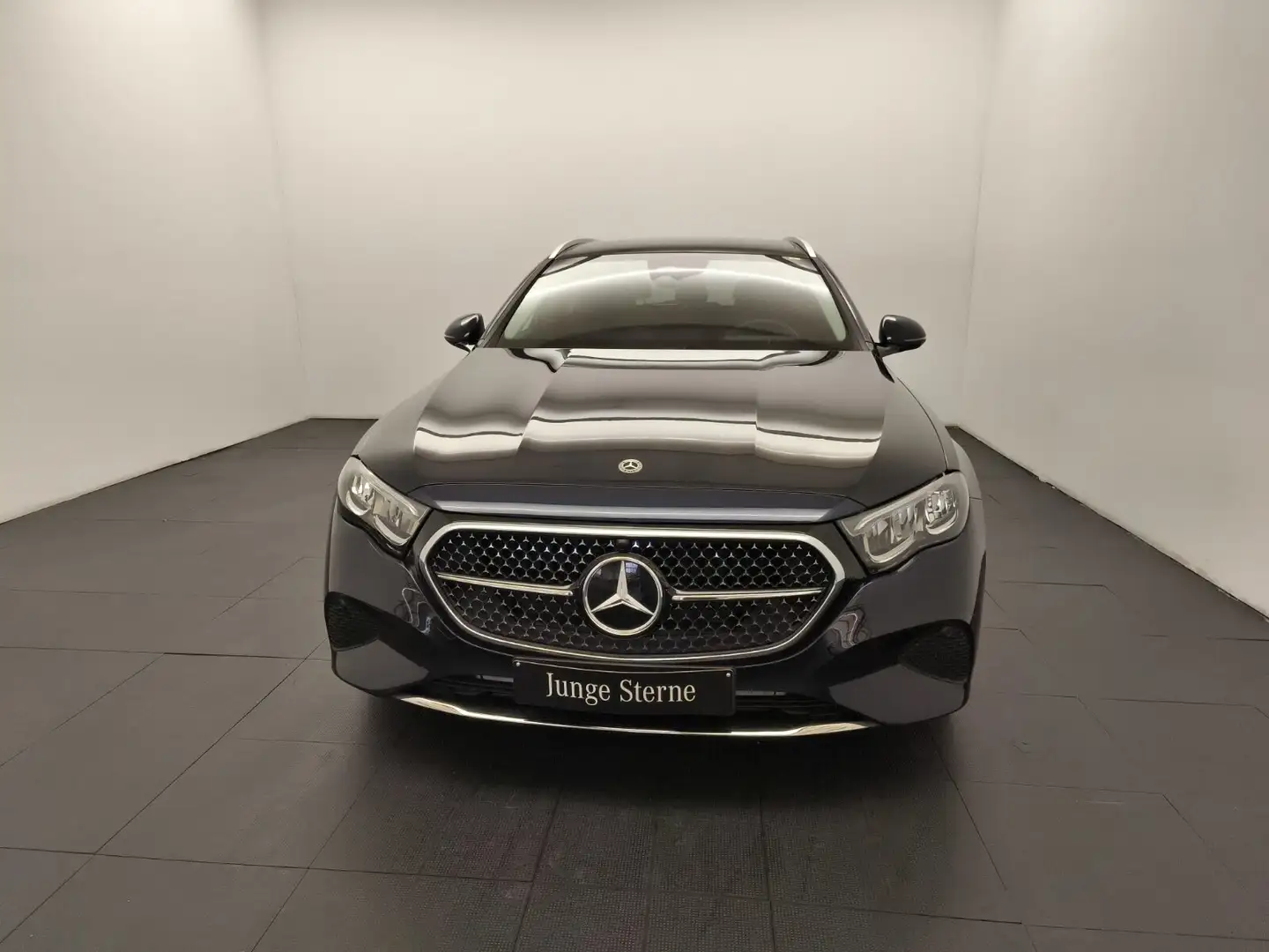 Mercedes-Benz E 300 E 300 T e Avantgarde Advanced Pano AHK Distro Blau - 2