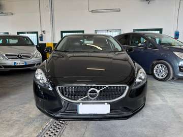 v40 n1 d2 business my 17
