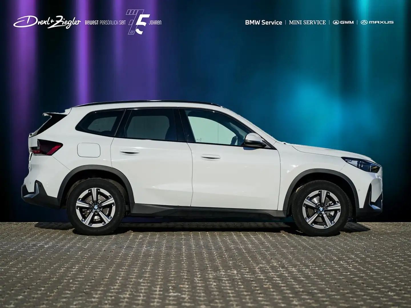 BMW X1 sDrive18i AHK AdLED PanoDach Travel+PremPaket Weiß - 2