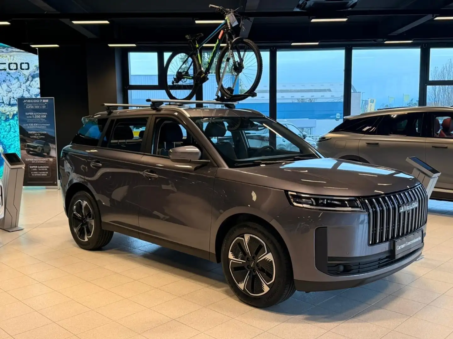 Jaecoo J5 1.6 TGDI 7DCT Exclusive no Privacy Grau - 1