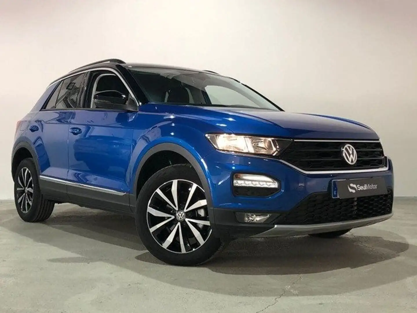 Volkswagen T-Roc 1.0 TSI Advance Style 81kW Azul - 1