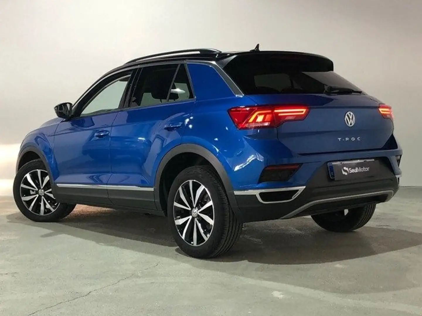 Volkswagen T-Roc 1.0 TSI Advance Style 81kW Azul - 2