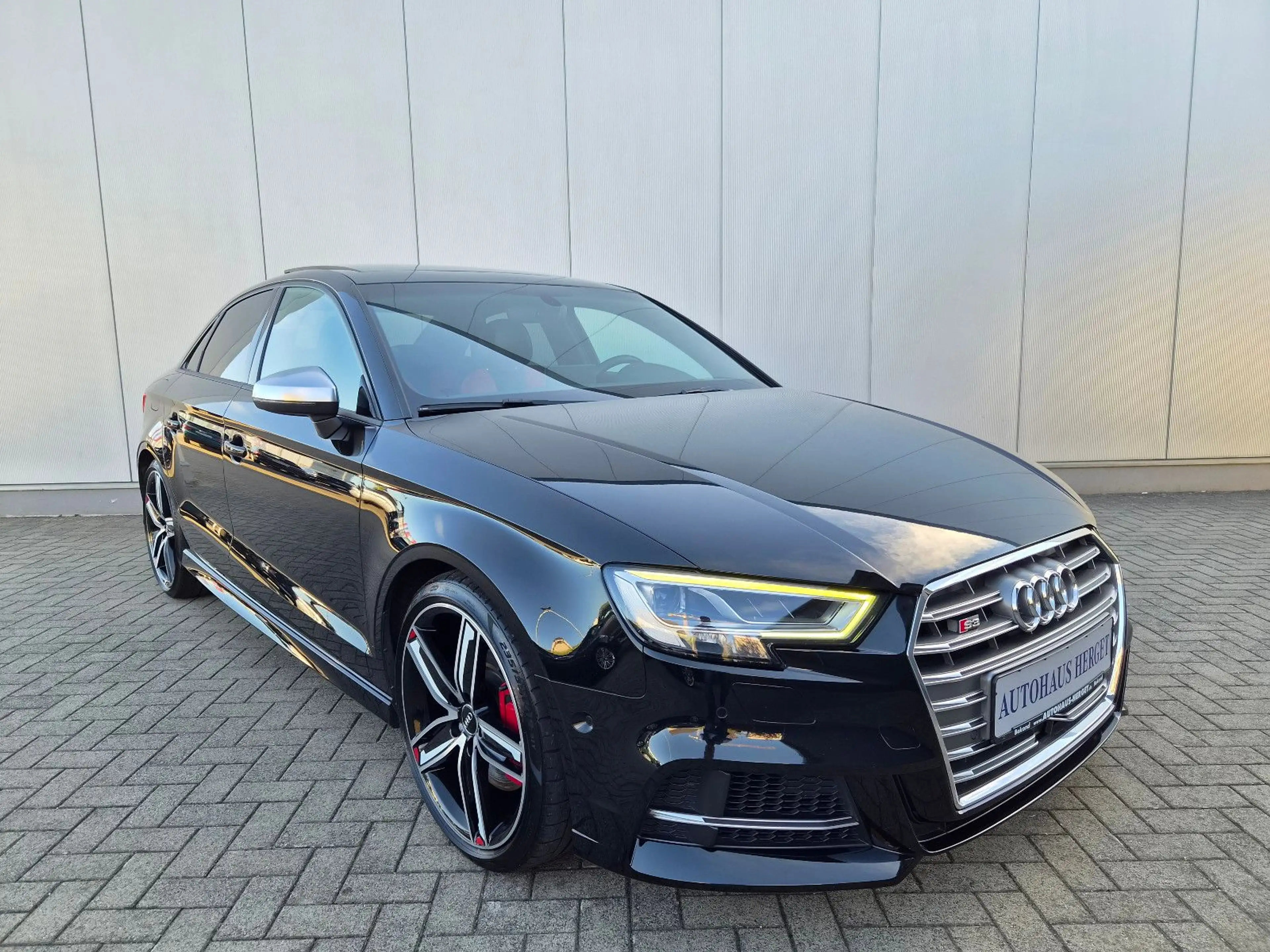 Audi S3 Lim. 2.0 TFSI quattro S-Tronic — photo 3