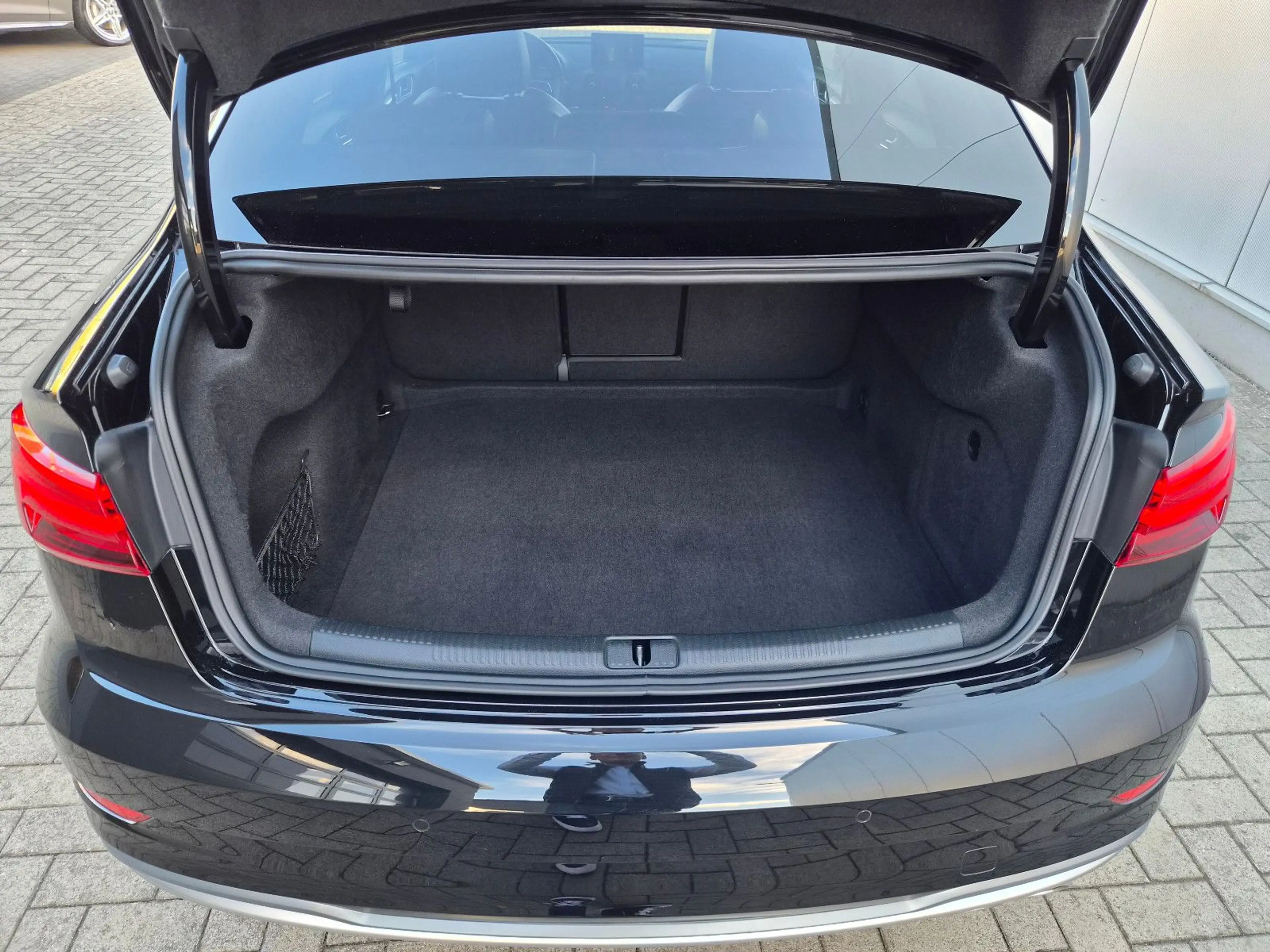 Audi S3 Lim. 2.0 TFSI quattro S-Tronic — photo 15