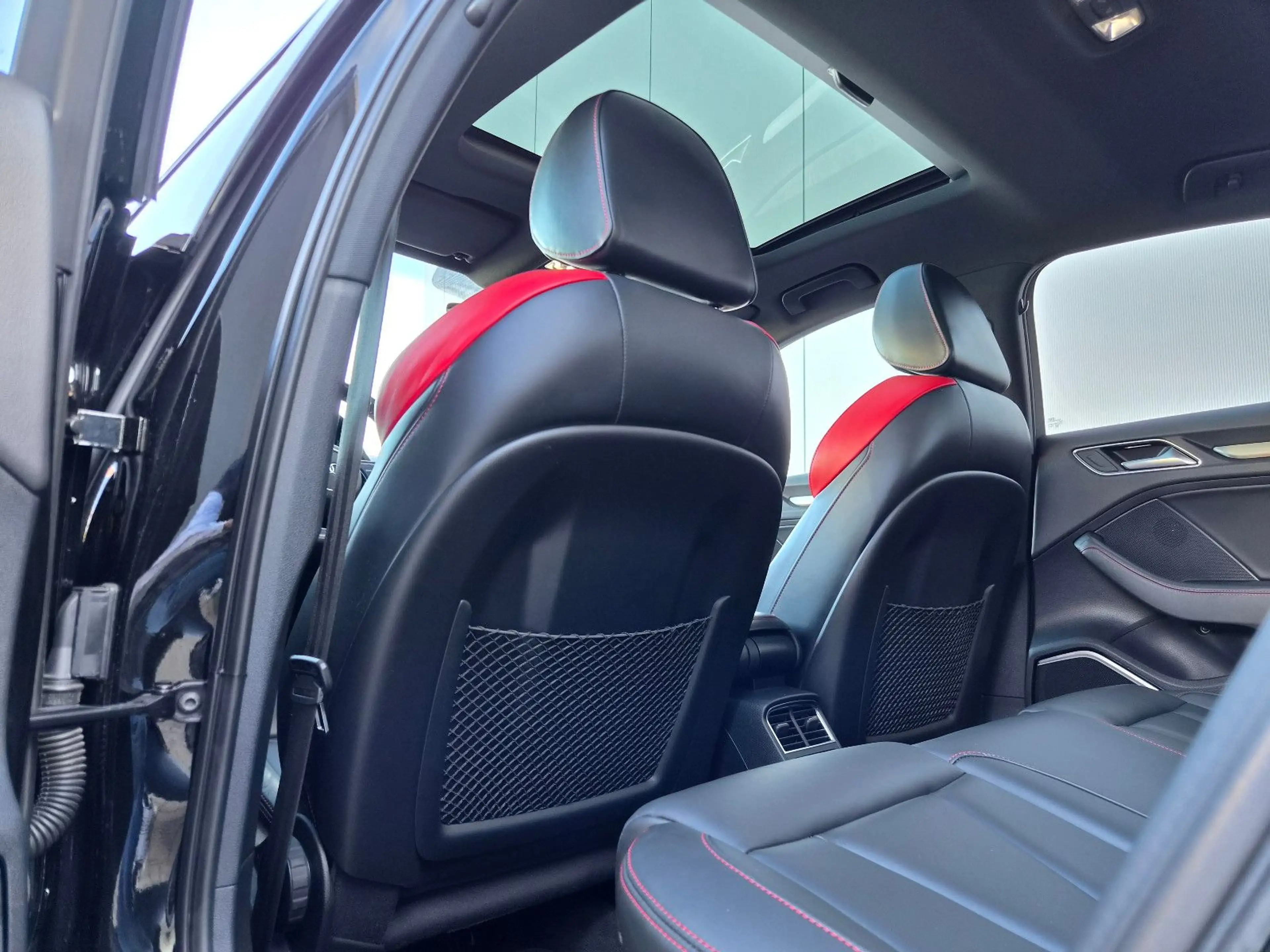 Audi S3 Lim. 2.0 TFSI quattro S-Tronic — photo 12