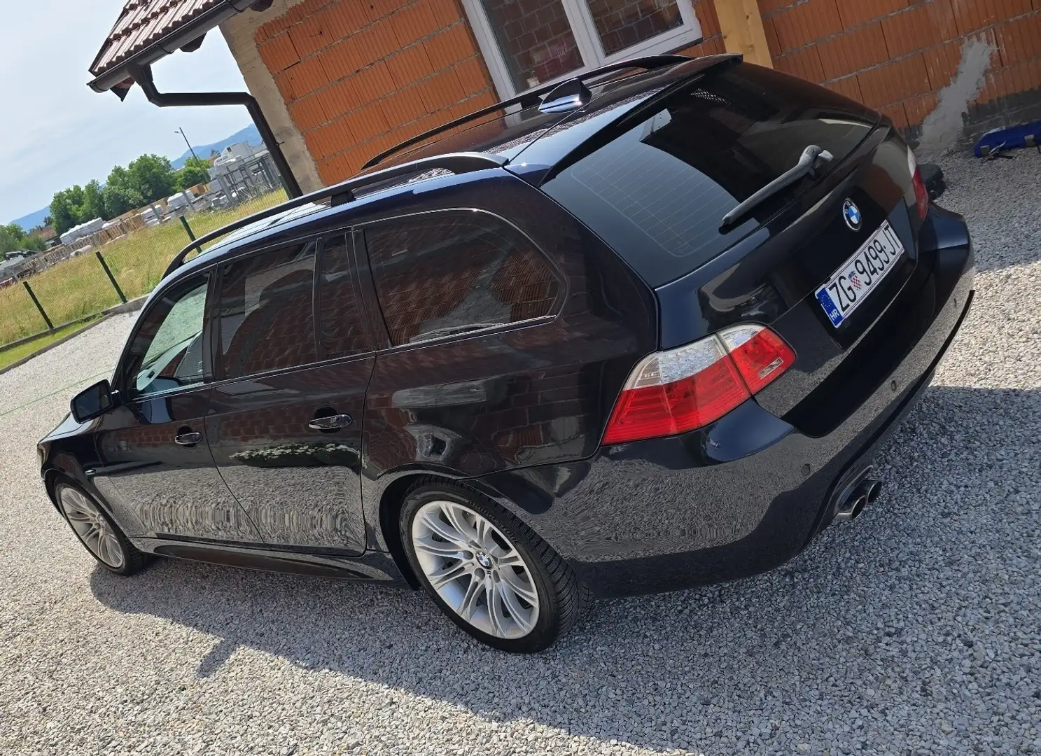 BMW 530 530d Touring Sport-Aut. Edition Exclusive Blau - 1