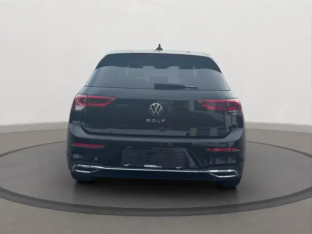 Volkswagen Golf view 4