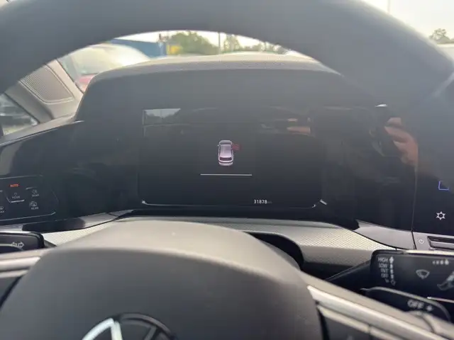 Volkswagen Golf view 12