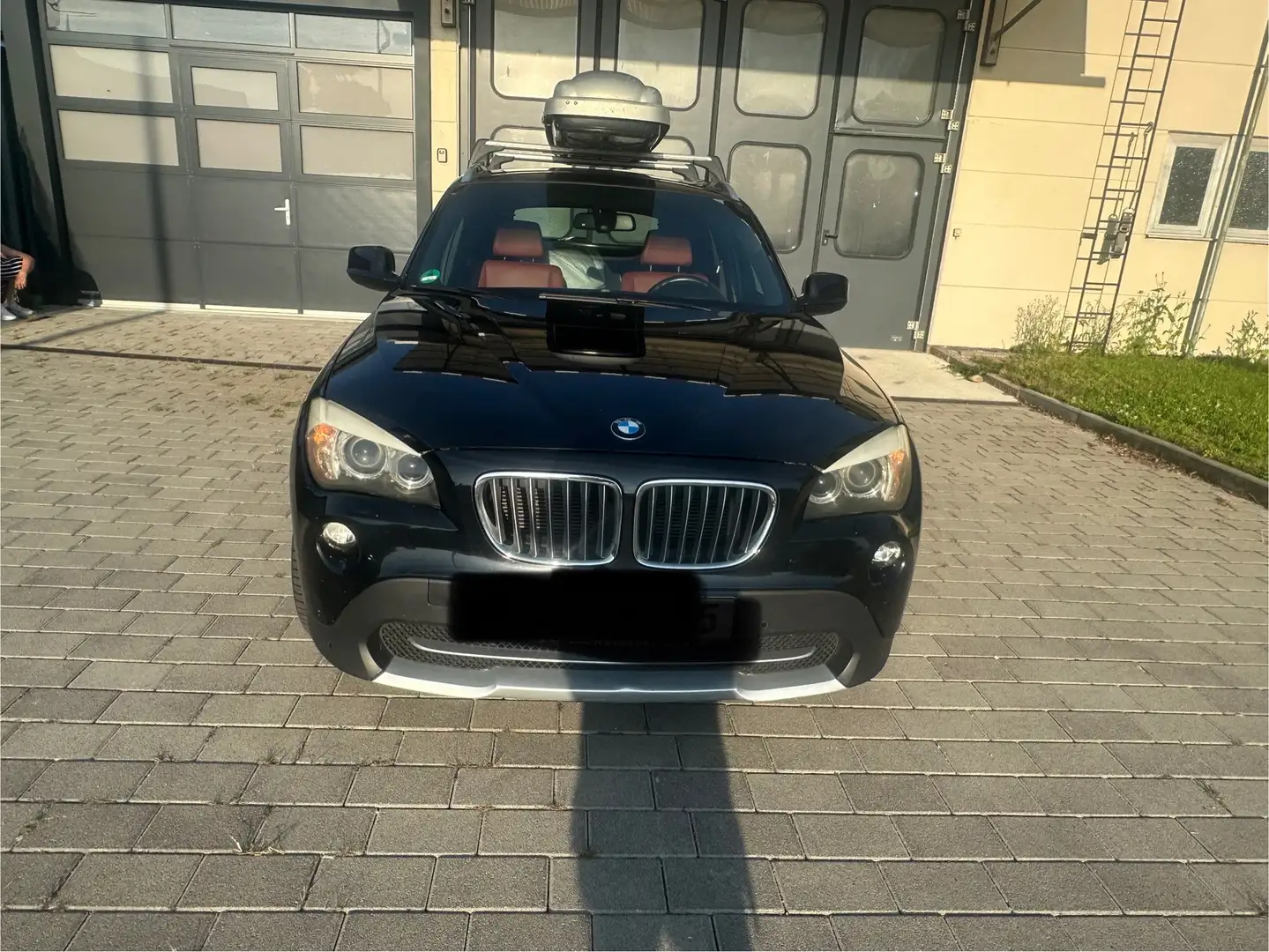 BMW X1 23 d xDrive Schwarz - 1