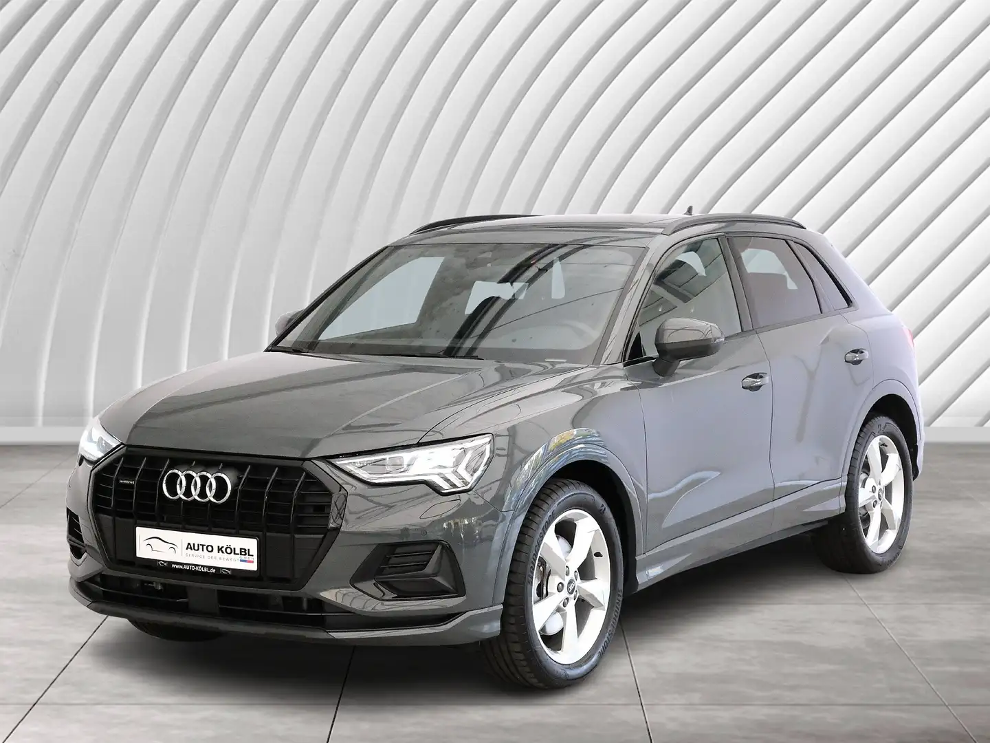 Audi Q3 40 TDI quattro advanced PANO ACC AHK RFK LED Grau - 1