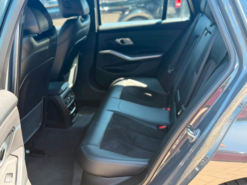 BMW 320 3 Touring 320 d xDrive M Sport — photo 11