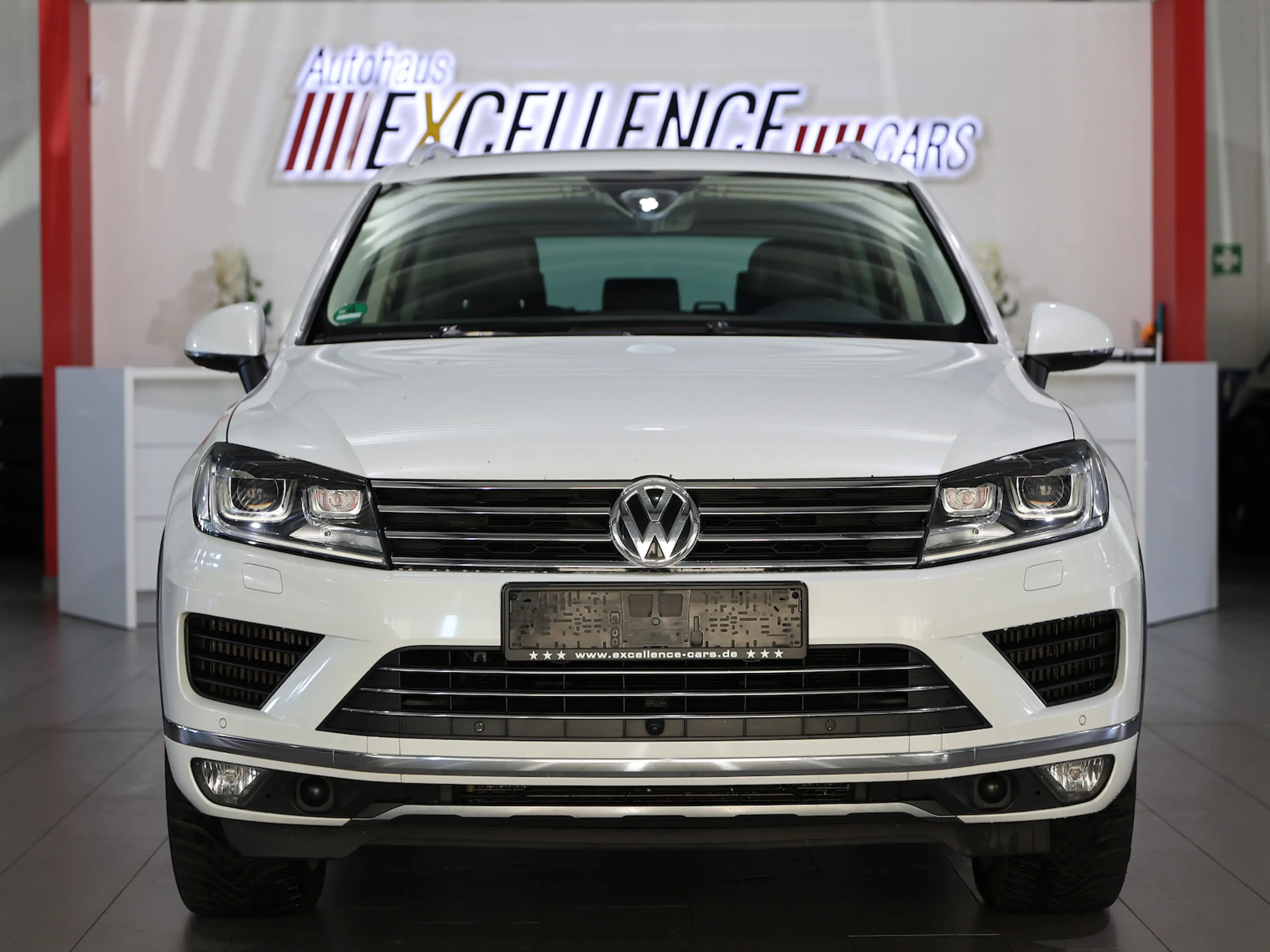 Volkswagen Touareg 3.0 TDI DSG V6 BMT 4M EXECUTIVE EDITION — photo 6