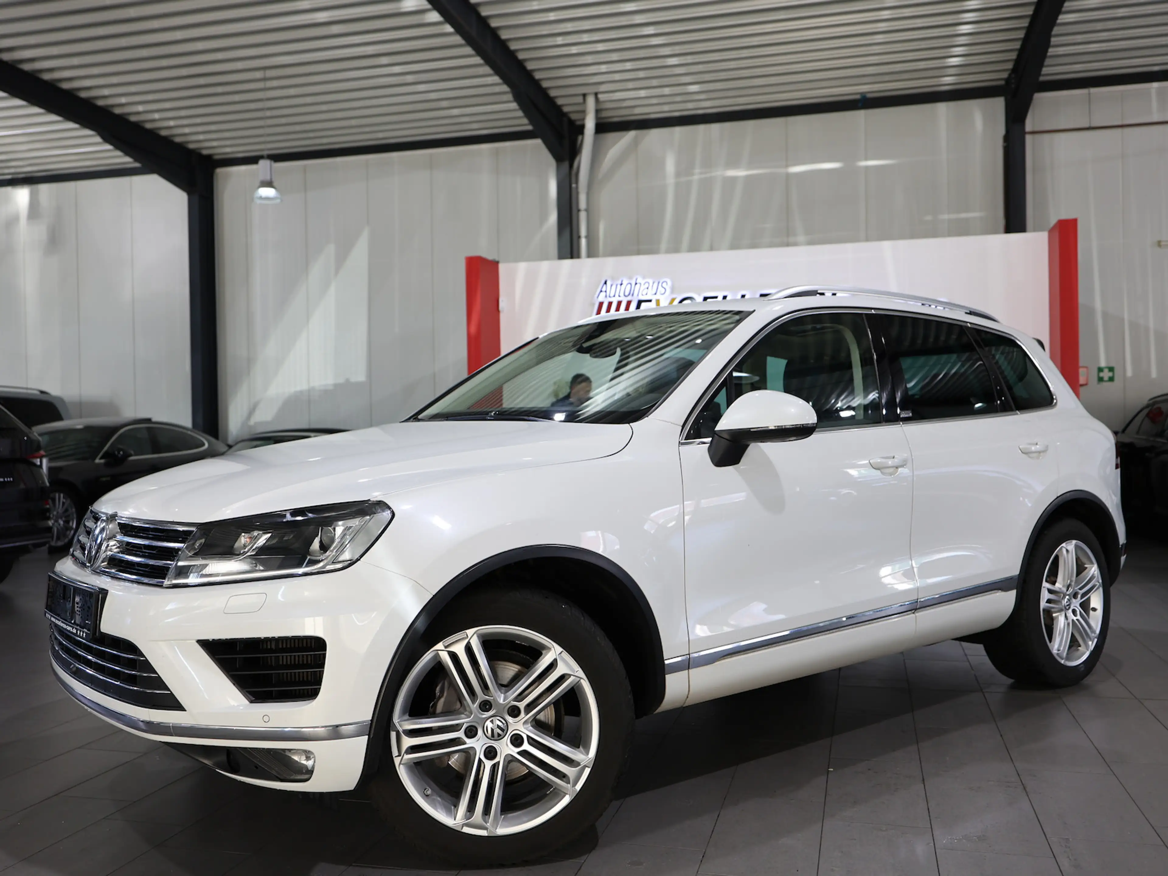Volkswagen Touareg 3.0 TDI DSG V6 BMT 4M EXECUTIVE EDITION — photo 5