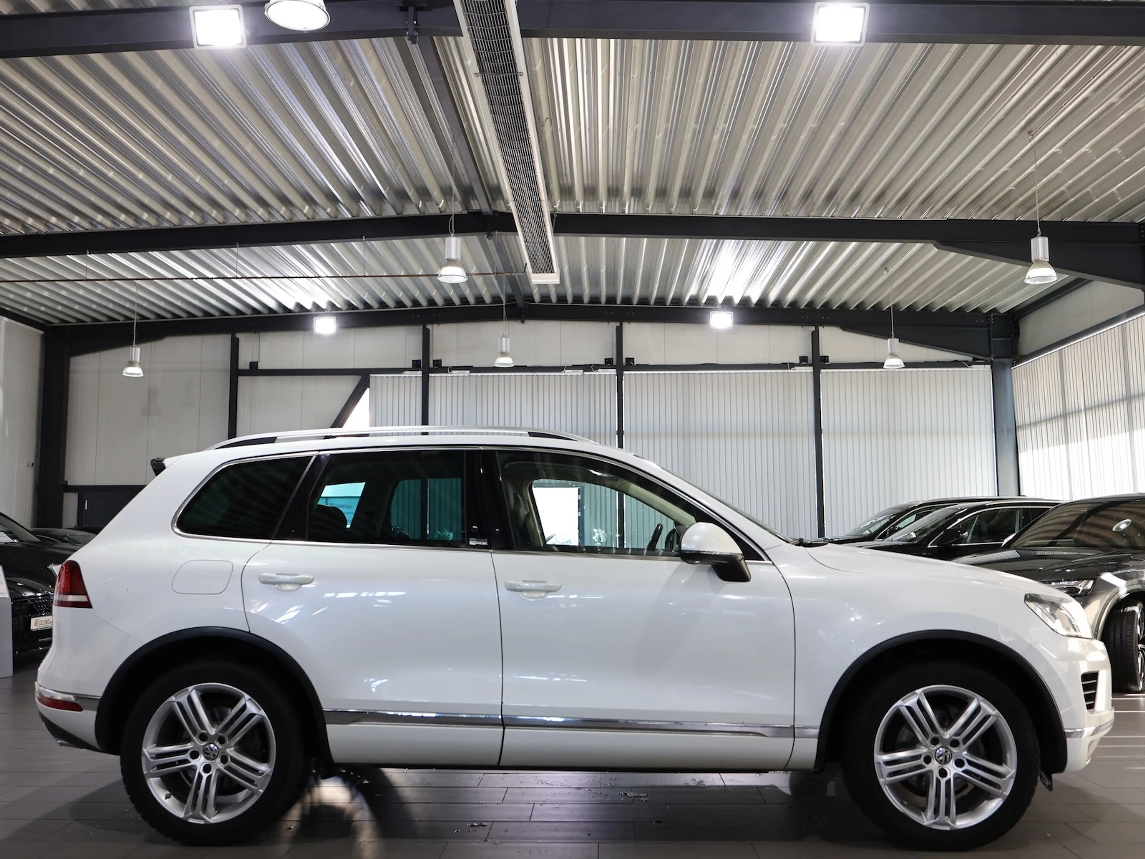 Volkswagen Touareg 3.0 TDI DSG V6 BMT 4M EXECUTIVE EDITION — photo 8