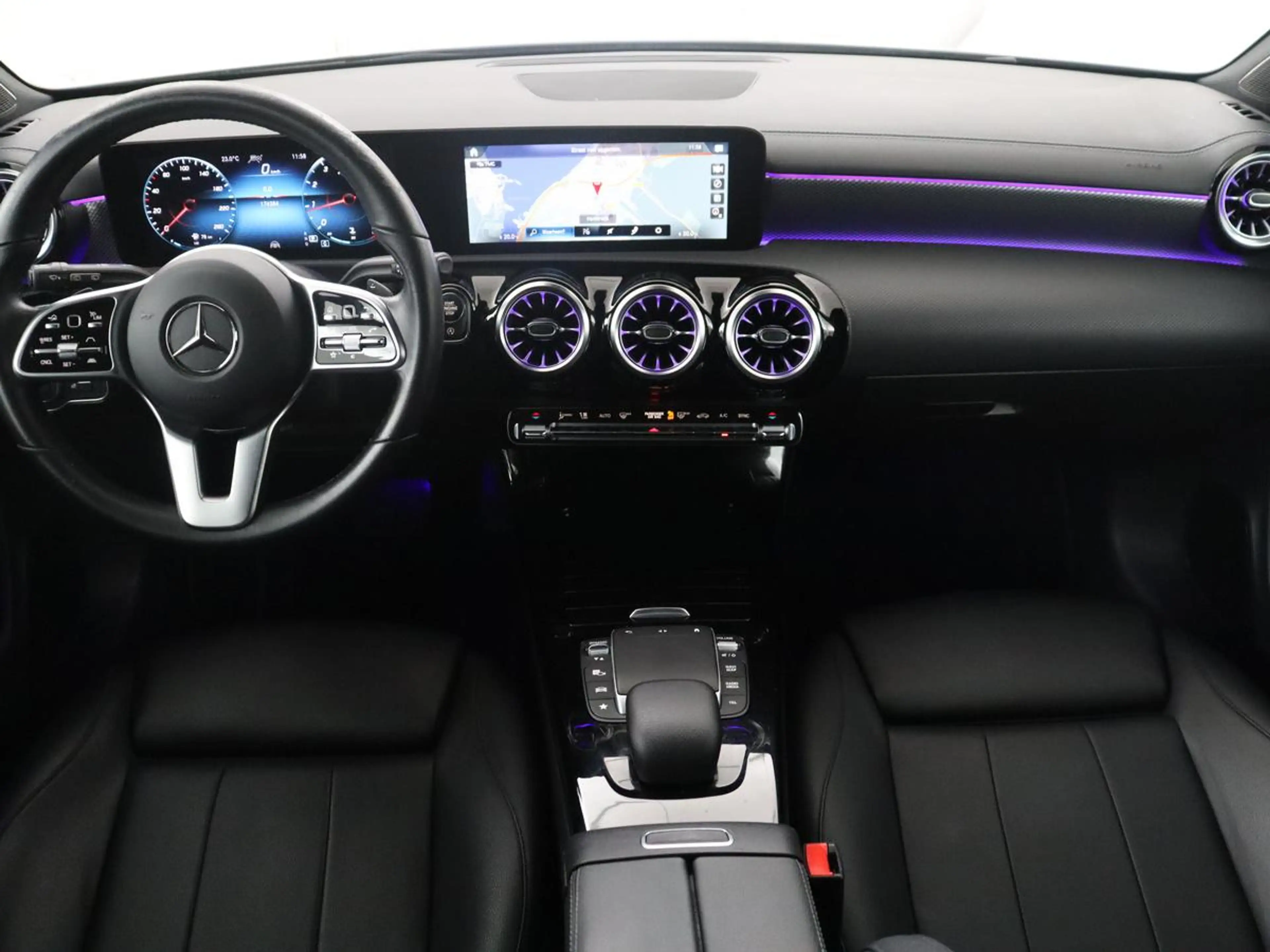 Mercedes-Benz CLA 200 Shooting Brake Business Solution Luxury | Panorama — photo 4